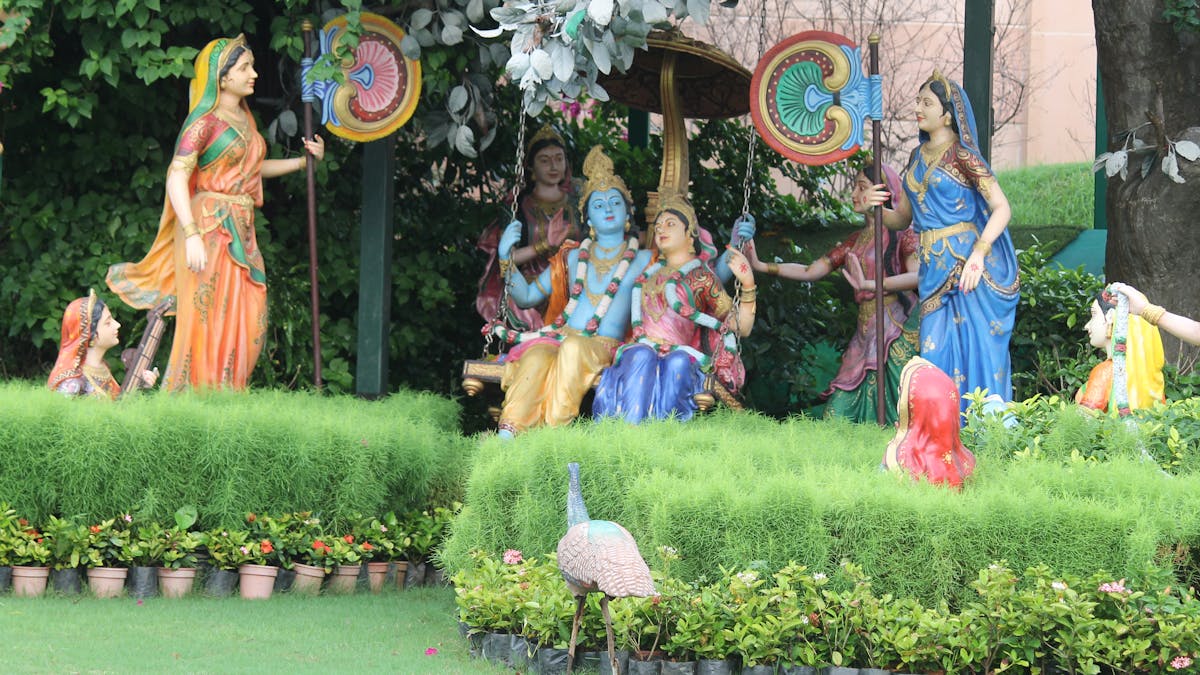 Smartphone mit Karten-App für lokale Suche